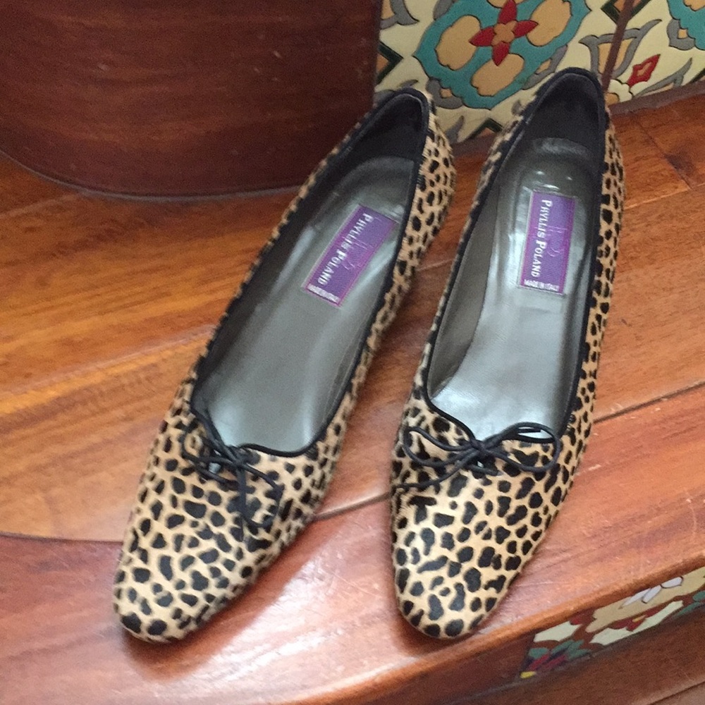 Leopard calf kitten heel pump